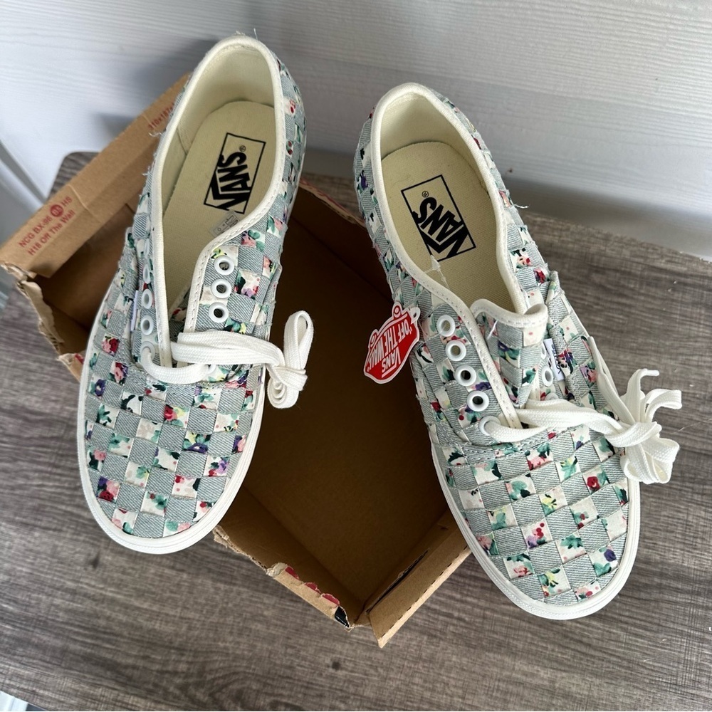 Vans 9.5 Platform Authentic Stac (Woven) Floral/Multi Distressed Look Flowers - Picture 10 of 10